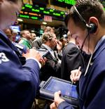 Efter at aktiemarkederne i et par dage havde reageret positivt om stor hjælpepakke til finansmarkedet, var reaktionen på børsen i New York i dag negativ. 