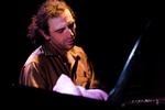 Den italienske klaverbegavelse Stefano Bollani lægger selv vokaler til et nummer på hans nye cd. 