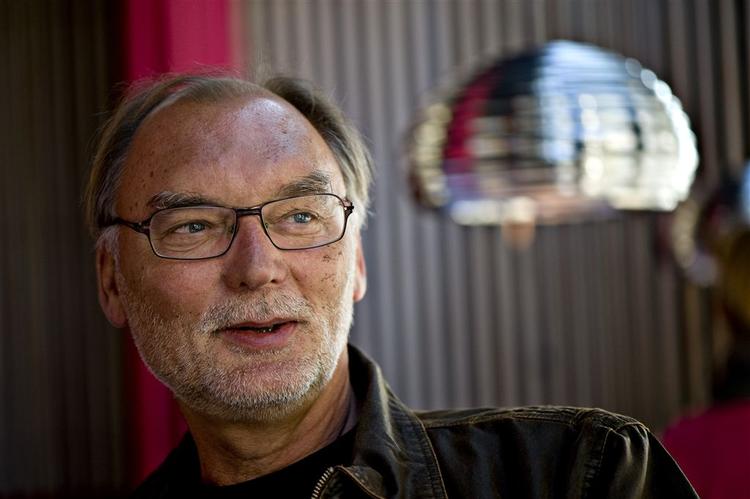 »Det starter altid godt, de synes, det er fantastisk, det bedste de nogensinde har læst. Og så går det ellers støt ned ad bakke«, siger Leif Davidsen om samarbejdet med danske filmfolk. 