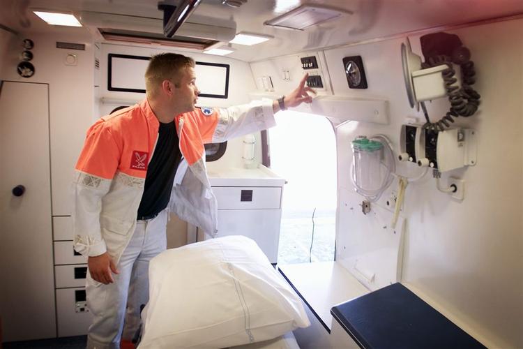 Svenske Samariten Ambulans AB vil skære 40 procent af Sjællands ambulancefolk væk, når selskabet overtager kørslen. 
