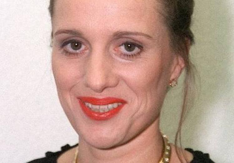 Bettina Röhl er journalist og datter af Ulrike Meinhof. 