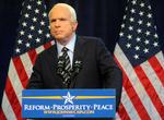John McCain skulle have dystet mod Barack Obama i en med spænding imødeset tv-duel på fredag. Det bliver ikke til noget. 