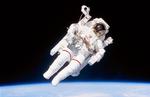 Den kinesiske astronaut skal vandre i rummet i 368 kilometers højde. 
