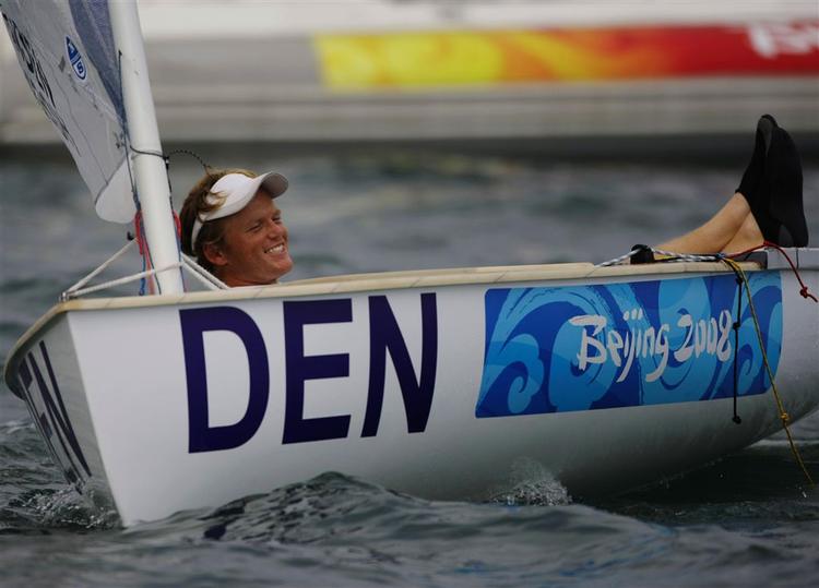 Da den afsluttende medaljesejlads efter en dags forsinkelse kom i gang, sejlede Jonas Høgh-Christensen sig op på en slutplacering som nummer 6, men OL var generelt en skuffelse. 