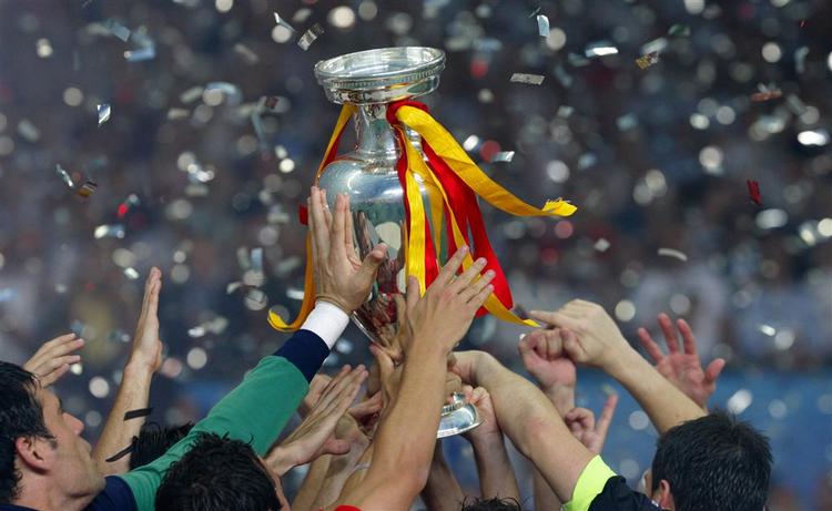 EM-finalen 2012 skal spilles i Kiev, Ukraine. Det ligger nu helt fast efter Uefa's beslutning i dag. Arkivfoto fra EM-finalen 2008. 