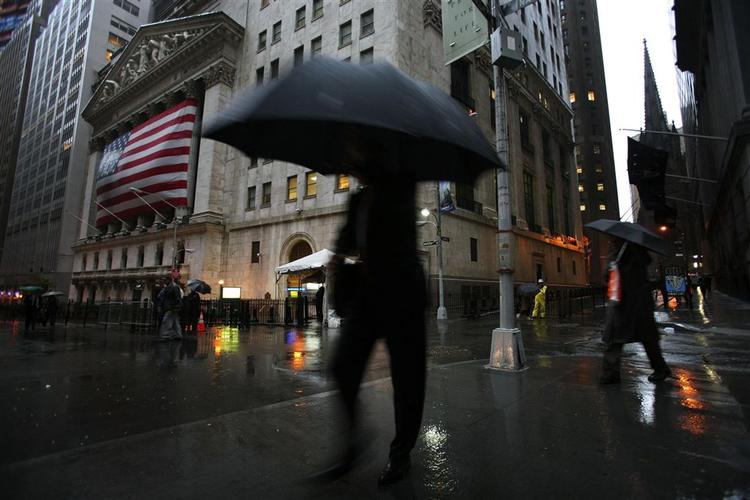 Regn og storm over New York i dag. Den tropiske storm Kyle frygtes at ville udvikle sig til en orkan og ramme det nordøstlige USA og Canada mandag. 