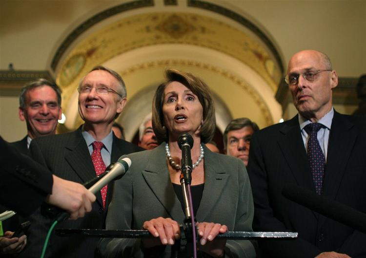Optimisme om at få en finanspakke på plads i dag i Kongressen. I midten formanden for Repræsentanternes Hus, demokraten Nancy Pelosi, th. finansminister Henry Paulson og umiddelbart til venstre for Pelosi lederen af senatsflertallet, Harry Reid. 