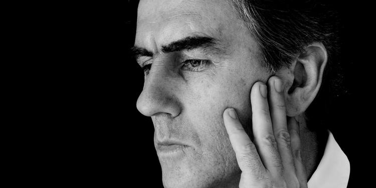 Robert Forster sætter sig selv på spil i sine tekster. PR-foto 