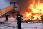 Københavns Brandvæsen slukker branden, der kunne ses fra det meste af København. 
