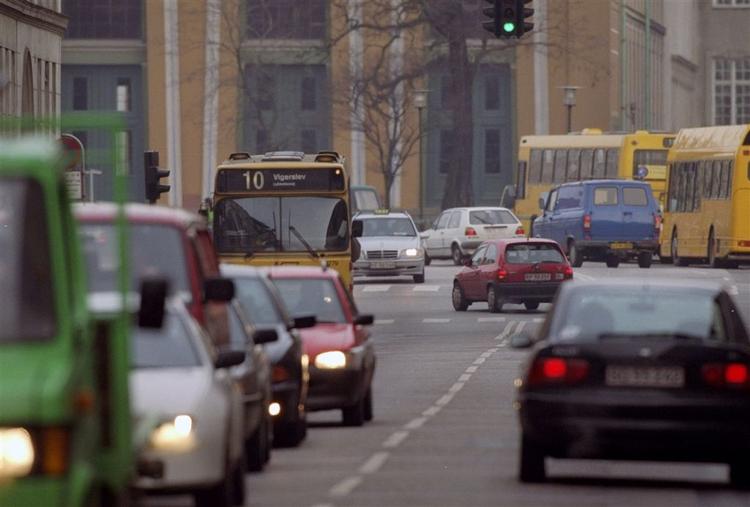 Bilernes forurening stærkt skadelig for de københavnske småbørn. 