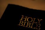 Her foto af traditionel bibel. 