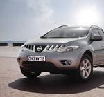 Nissan Murano har fået en grundig overhaling, som bl.a. betyder, at kølergrillen er knap så dominerende som før. Desuden kan den fås med en lak, der helbreder sig selv for ridser. 