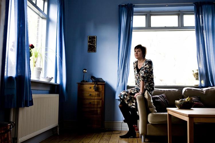 Forfatter Hanne Richardt Bech har skrevet 'henrivende bog', mener Politikens anmelder. 