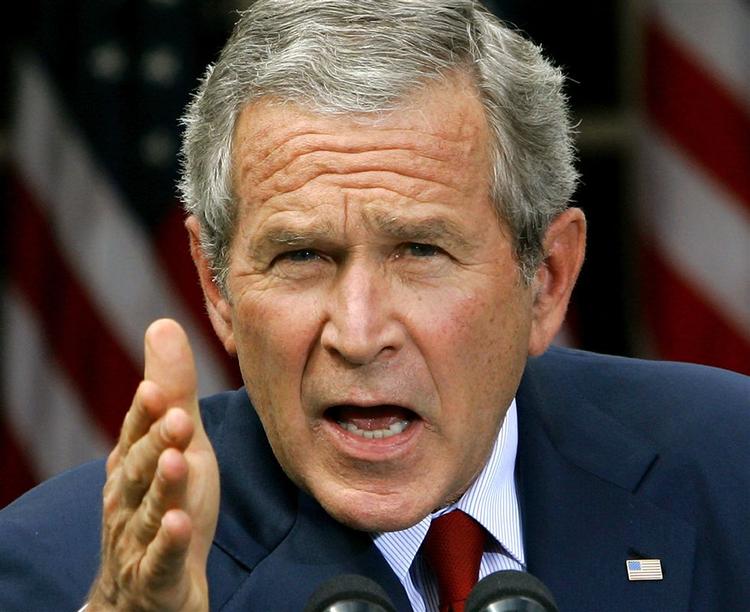 Præsident Bush er republikaner. Men han opfører sig ikke sådan, mener flere kritikere ifølge Wall Street Journal. 