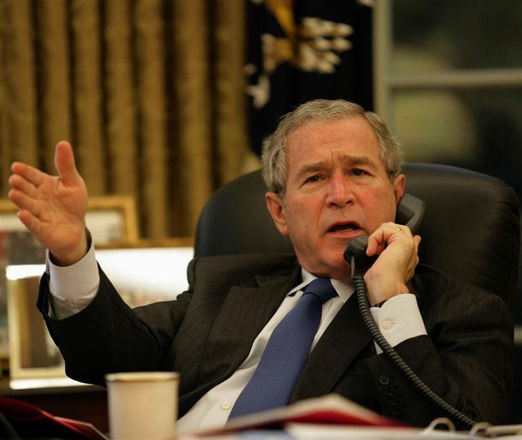 Præsident Bush blev i dag ringet op af både... 
