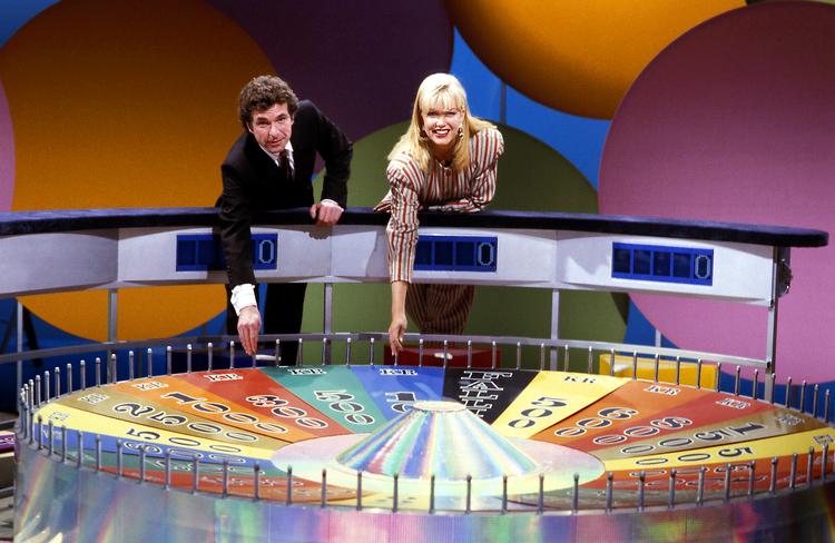 En af TV 2's mest populære ansigter gennem tiden har været Michael Meyerheim, der indledte tv-karrieren med det program, som i lang tid stod som selve symbolet på monopolbruddet og gjorde Carina Jensen til landets mest feterede stykke feminint festfyld. Foto: Preben Kirkholt 