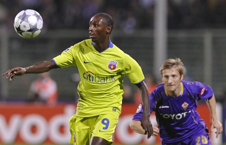 Martin Jørgensen spillede atter back, da Fiorentina i aftes spillede 0-0 mod Steaua Bukarest. 