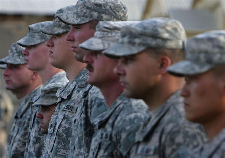 Amerikanske soldater i Afghanistan. USA's forsvarsminister har varslet, at landet måske sender flere af slagsen til landet. 