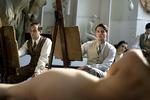 Hvad hedder den mandlige skuespiller (th.), der spiller med i både 'Match Point' og filmatiseringen af 'Gensyn med Brideshead'?  Foto fra filmen. 