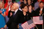 John McCain fik medvind i målingerne, umiddelbart efter valget af Sarah Palin som sin 'running mate'. Men nu er de glade hvedebrødsdage ovre. 