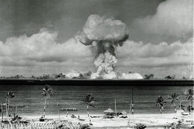 Det engelske mediehus BBC havde manuskripter til den første udsendelse efter en atombombe. 