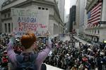 Redningpakken har hele tiden været temmeligt upopulær i en stor del af USA. Her en demonstration på Wall Street 25. september. 