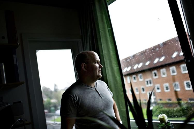 hilip B. er gift med en Thailandsk kvinde. De har fået afslag på familiesammenføring p.g.a 24 års reglen. 