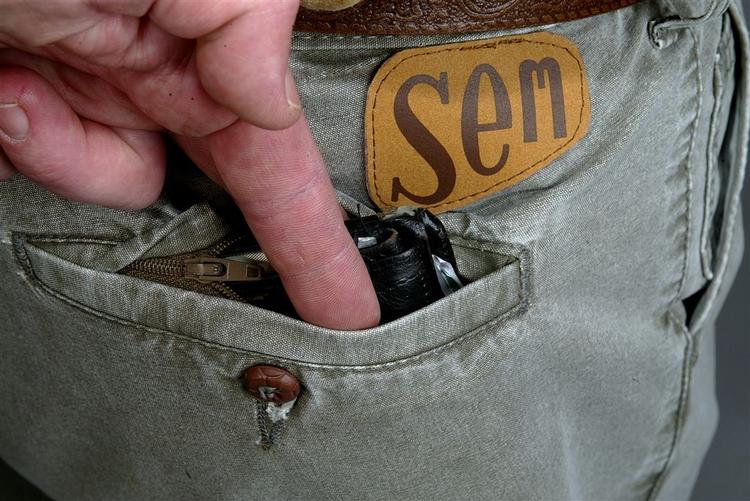 Danskerne bekymrer sig meget lidt om penge, selv om de efter eget udsagn ikke er så gode til at have styr på finanserne. 