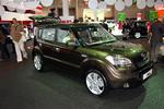PERSONLIG STIL. Kia Soul fås kun i én udgave med fem døre, men ejeren kan vælge i en sand gavebutik af ekstraudstyr for at sætte sit personlige præg på bilen. 