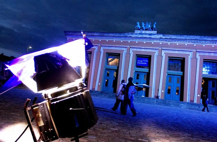 På Thorvaldsens Museum kan man i år opleve filmfotograf Peter Klitgaard trække stjernehimlen ind på museets lofter og sætte særligt lys på Thorvaldsens skulpturer. Desuden kan børn og voksne skabe deres eget skyggespil i museets store forhal. 
