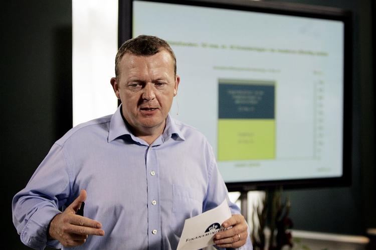 Lars Løkke Rasmussen (V) præsenterer finansloven. Siden er der sket meget med økonomien. 