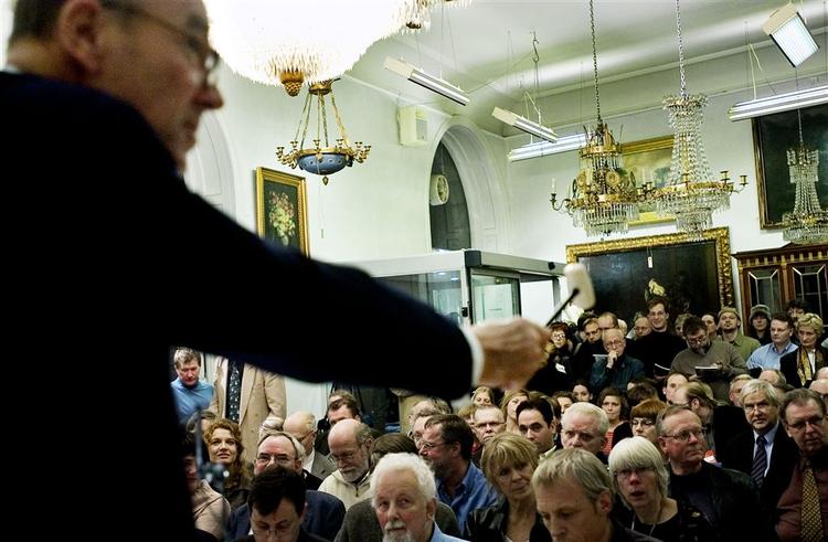 A rare public domain letter from Denmark's naval hero Peter Wessel Tordenskjold is to go under the hammer at a Bruun Rasmussen auction 
