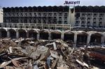 Hotel Marriott i Islamabad efter en selvmordsbomber for to uger siden kørte ind i hotellet. Akivfoto. 