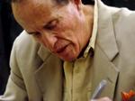 Kenneth Anger har lavet et dusin film, ofte med okkult og/eller homo-seksuelt tema. Lørdag 8. november kan han opleves på Statens Museum for Kunst i fire timer lang livekoncert iblandet filmforevisninger. Foto: Jiri Szeppan