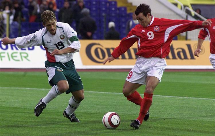 Michael Mifsud (th.) fra Coventry har scoret 20 mål i sine 60 landskampe. Arkivfoto. 