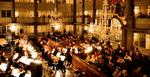 Refleksion. I Christians Kirkes mange loger sidder folk tilbagelænet, stille lyttende til den meditative musiks gentagelser, der giver plads til efter- tanke. Foto: Tobias Selnæs Markussen 