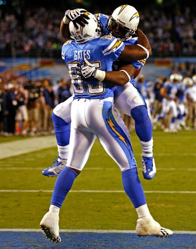 San Diego Chargers Antonio Gates og Mike Tolbert jubler efter touchdown mod New England Patriots. 