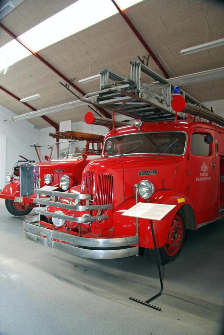 Flotte røde brandbiler imponerer både store og små. På Museet Danmarks Brandbiler er der rig mulighed for at se nærmere på mange forskellige slags. 