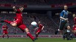 'Pro Evolution Soccer 2009' byder på et levende flow og opstrammet styring i kampene, men uden for banen har det i forhold til 'FIFA 09' færre muligheder. 