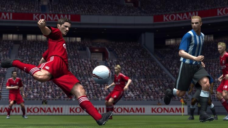 'Pro Evolution Soccer 2009' byder på et levende flow og opstrammet styring i kampene, men uden for banen har det i forhold til 'FIFA 09' færre muligheder. 