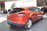 LUKKET LAND. Som coupe sætter Renault Megane noget nær europarekord i dårligt udsyn bagud. 