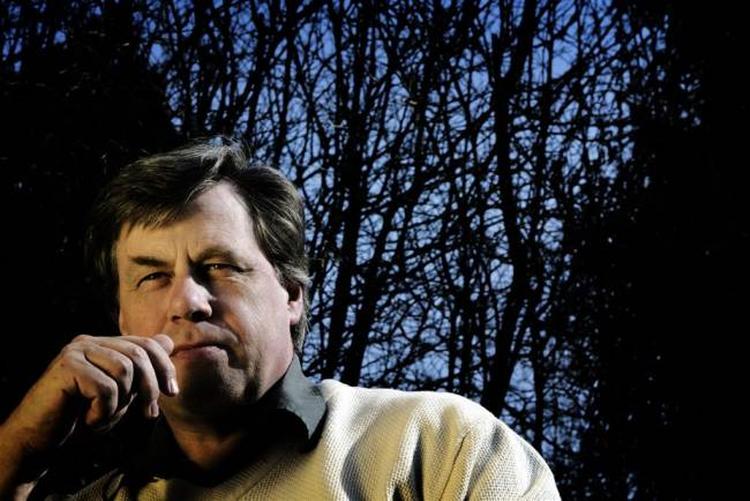 Paul Hillier er baryton i Pelle Gudmundsen-Holmgreens nye indspildning af 'Concerto Grosso'. 