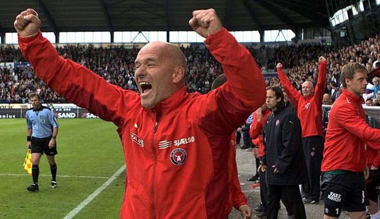 Erik Rasmussen jubler over FCM's  3-2-sejr over AGF tidligere i år. Den store Århus-klub kan muligvis  være trænerens kommende klub. 