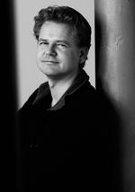 Kim Leine holder standarden fra den overbevisende debut, Kalak. Foto: Morten Holtum/Gyldendal 