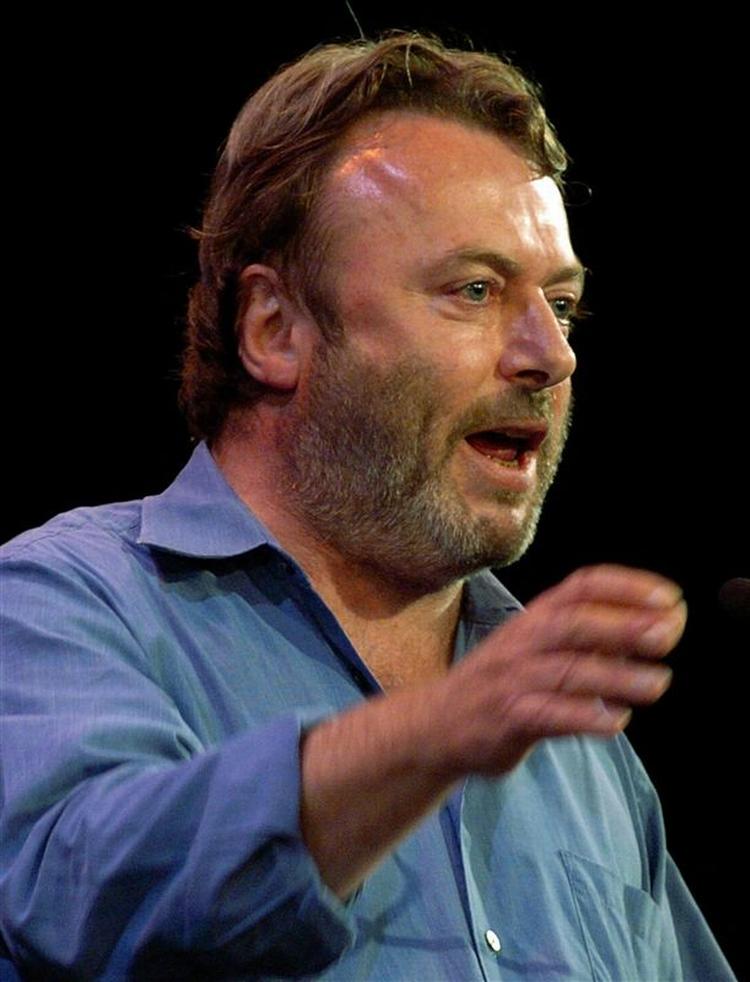 Christopher Hitchens hader Henry  Kissinger og Bill Clinton. Og åbenbart også Sarah Palin. 