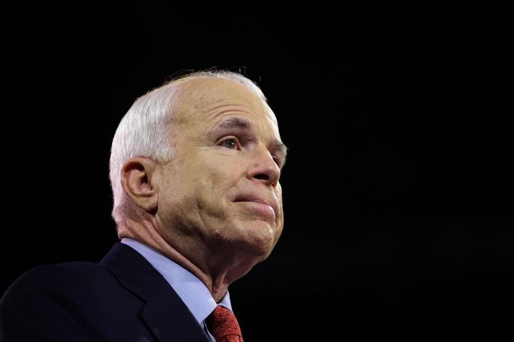 John McCain er langt bagefter Barack Obama i flere meningsmålinger. Arkivfoto. 