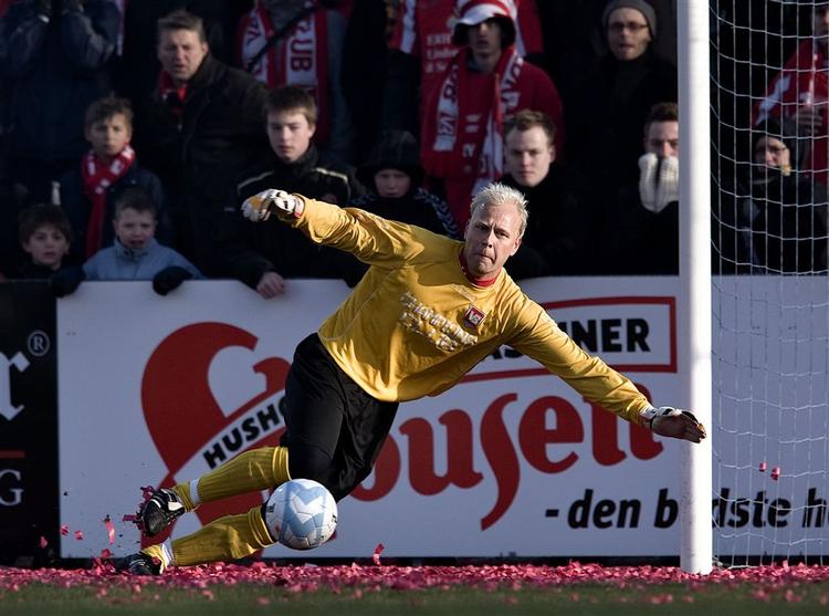 Jimmy Nielsen har spillet stærkt i Vejle og har stor andel i klubbens oprykning til Superligaen tidligere i år. 