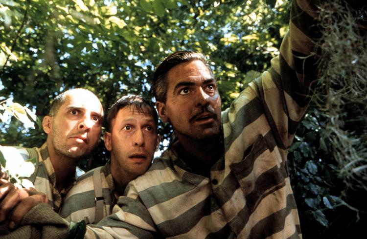 John Turturro,  Tim Blake Nelson og George Clooney i hvilken Coenfilm fra 2000? Foto fra filmen 