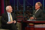 McCain har været gæst hos Letterman flere gange. Billedet her er fra februar, hvor McCain havde travlt med primærvalgene. Arkivfoto. 