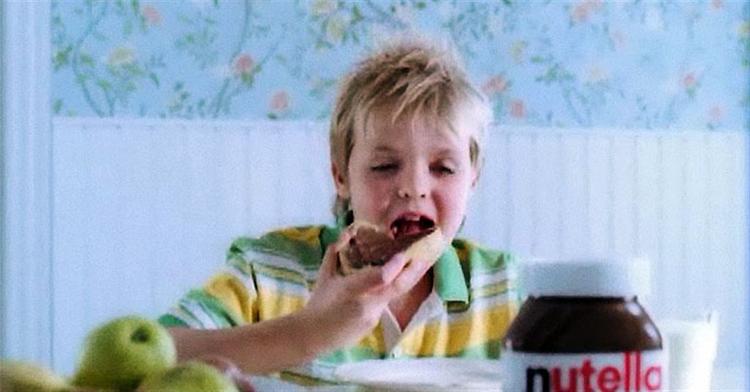 Reklamer for Nutella har ikke børn som deres målgruppe. Det mener TV 2's juridiske konsulent. Billedet her er fra reklamen (Foto fra Ferreros hjemmeside). 